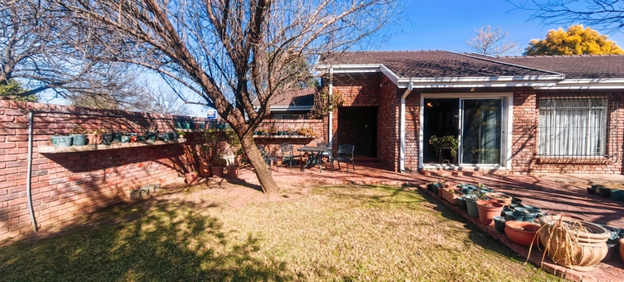 4 Bedroom Property for Sale in Miederpark North West